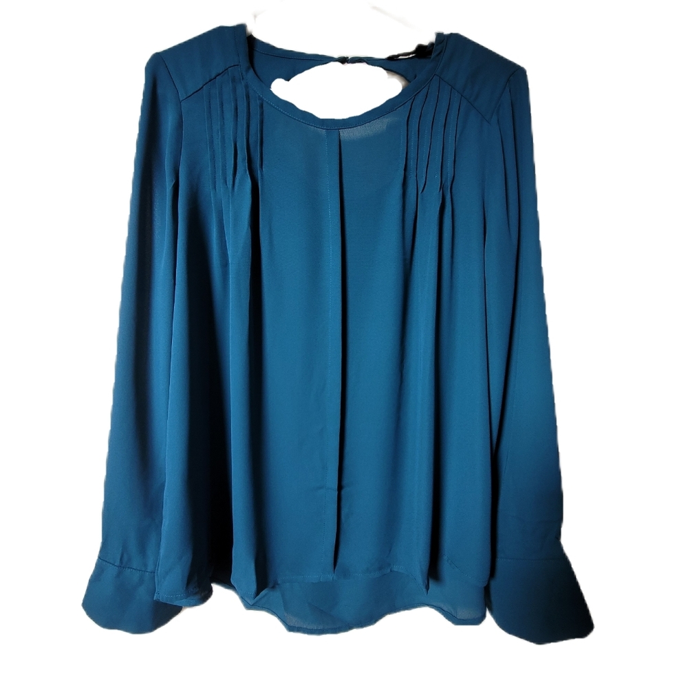 Sweet Rain Longsleeve Back Keyhole Neckline High Low Blouse | Size M | N…